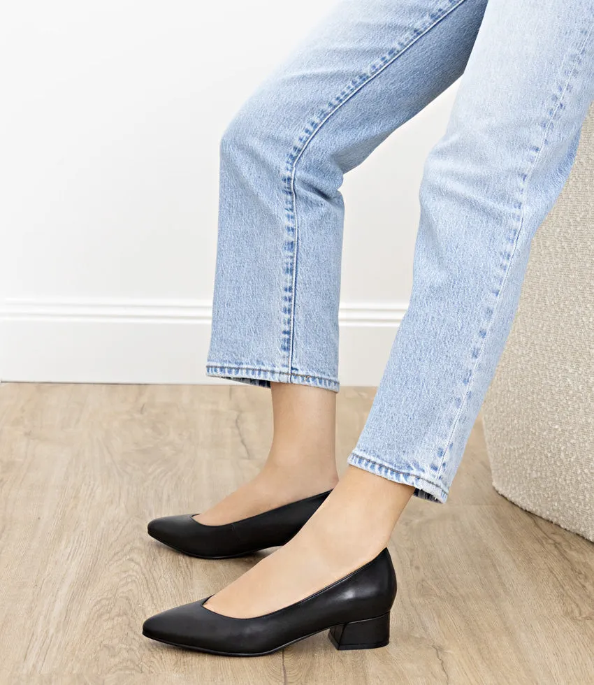 AUDREY35 Low Block Heel Pump in Black Calf