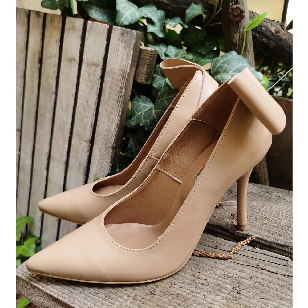 Back to Bow beige leather pumps