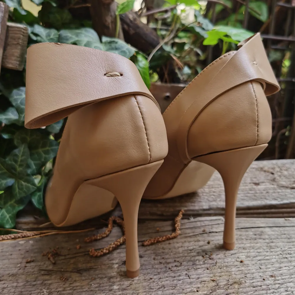 Back to Bow beige leather pumps