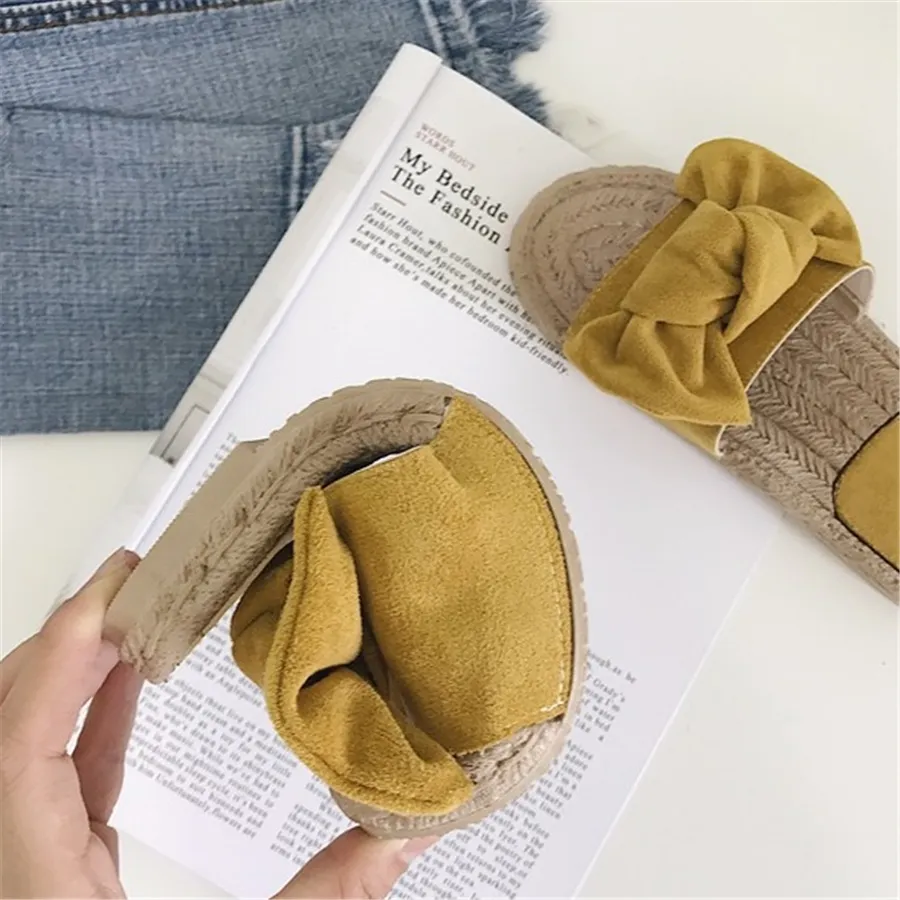 Bowknot Design Hempen Cord Flat Slippers