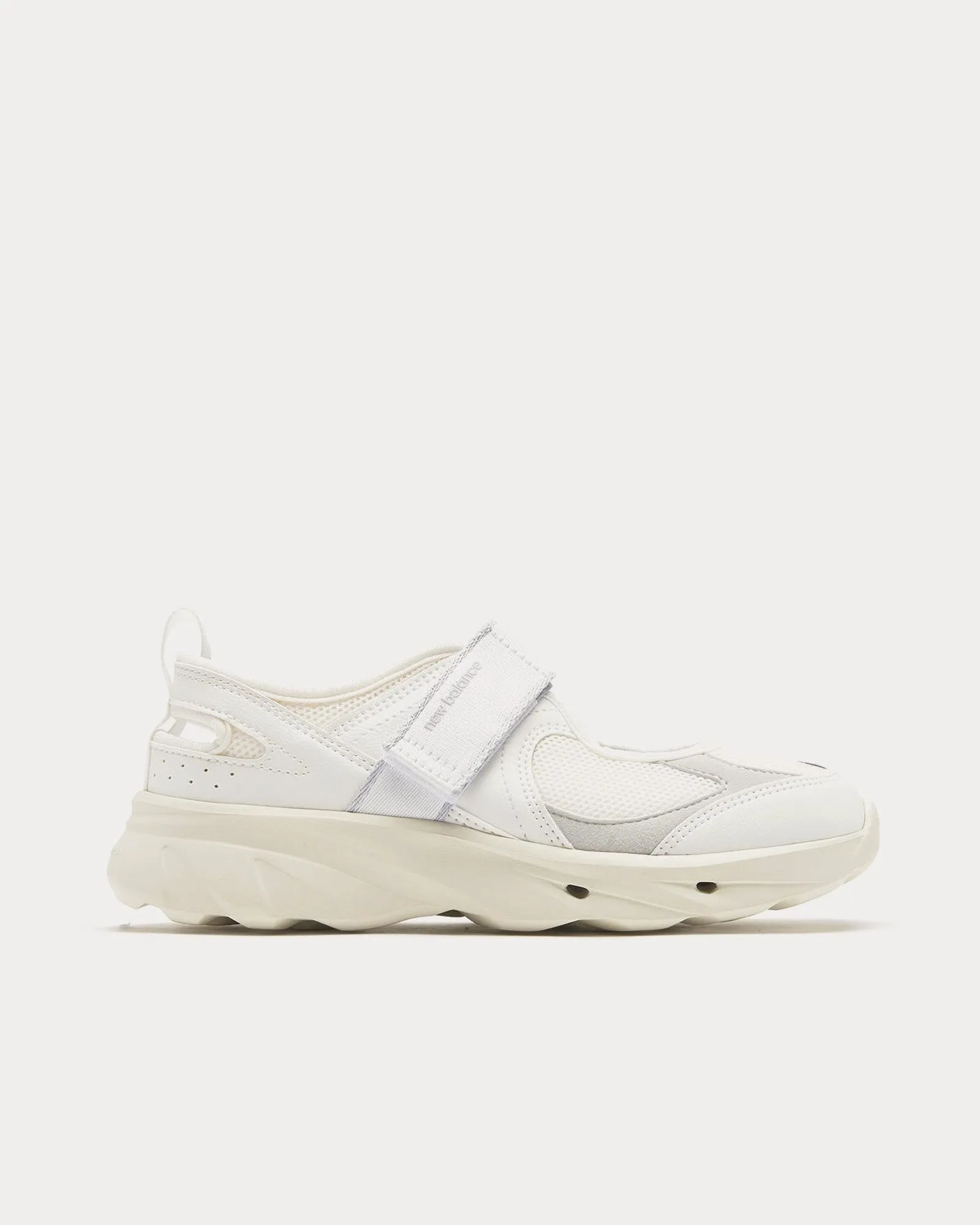 Breeze White Slip On Sneakers
