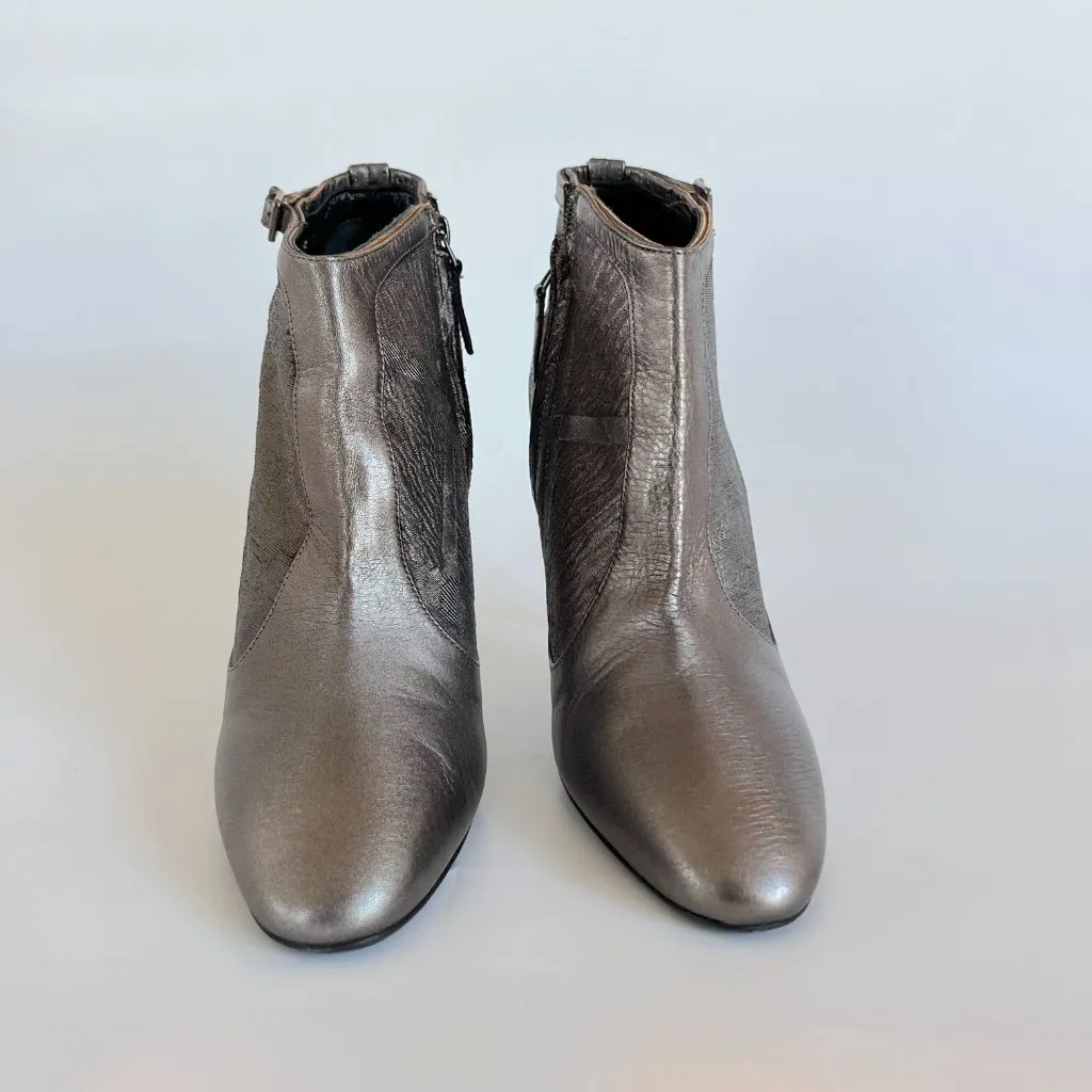 Burberry silver leather heeled boots, 41