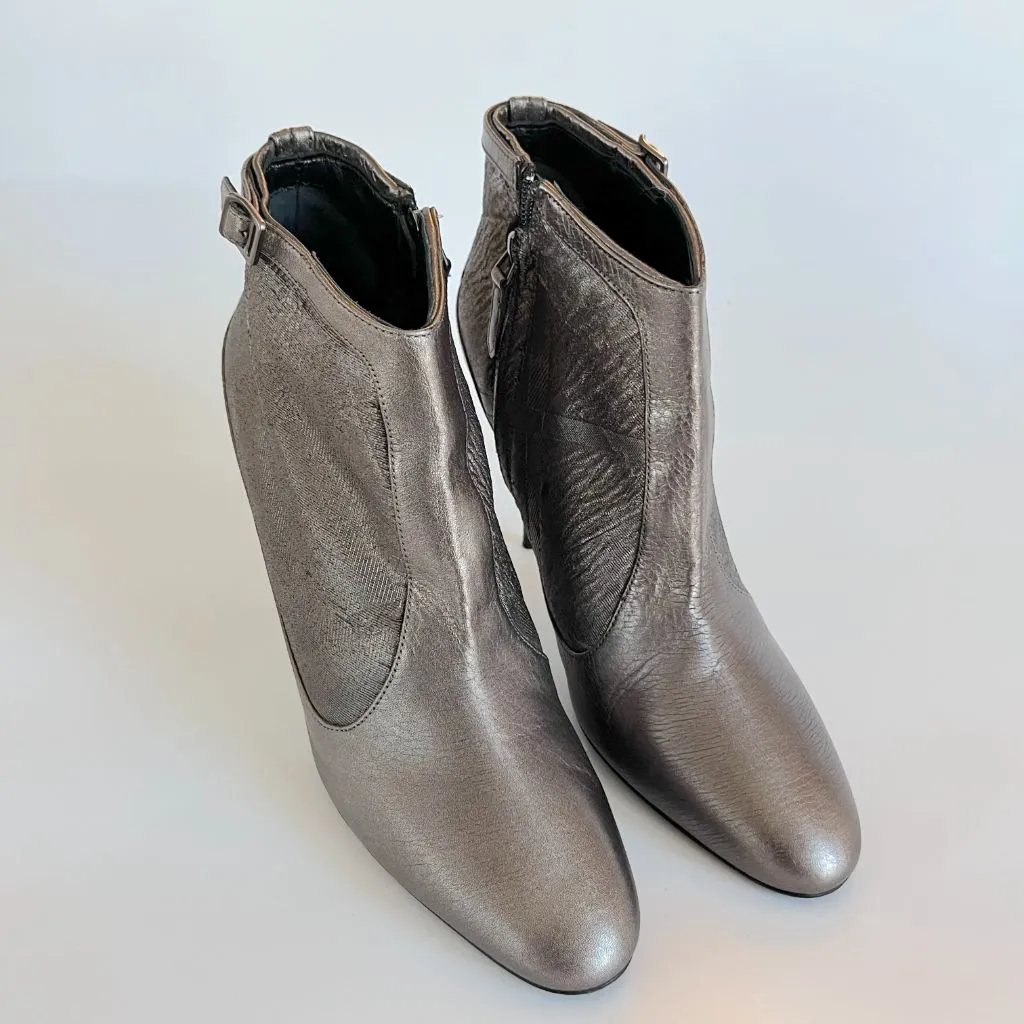 Burberry silver leather heeled boots, 41