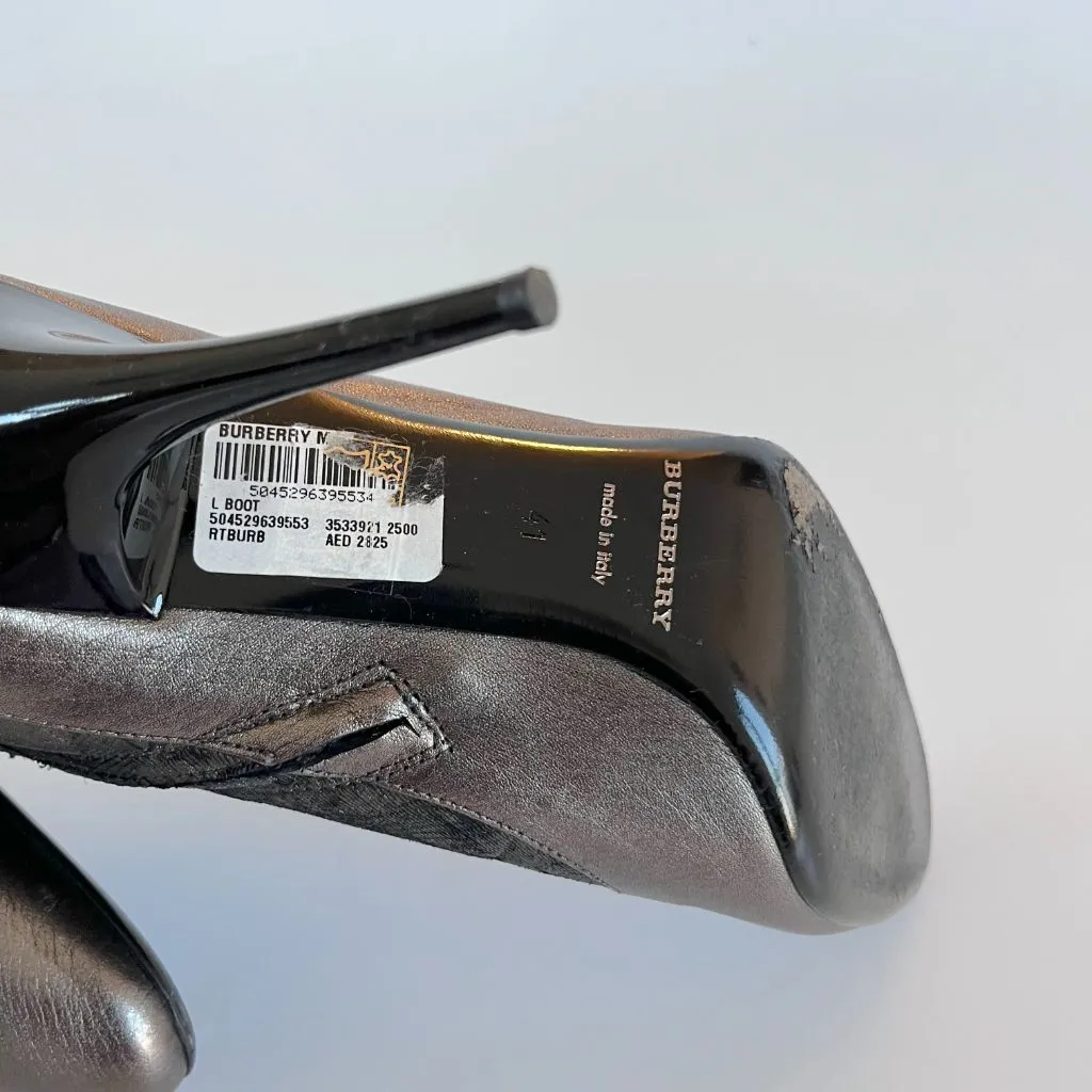 Burberry silver leather heeled boots, 41