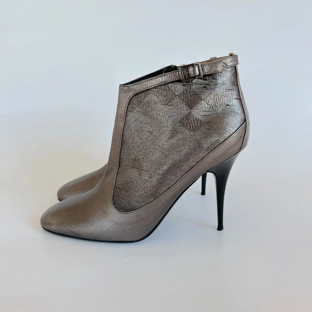 Burberry silver leather heeled boots, 41