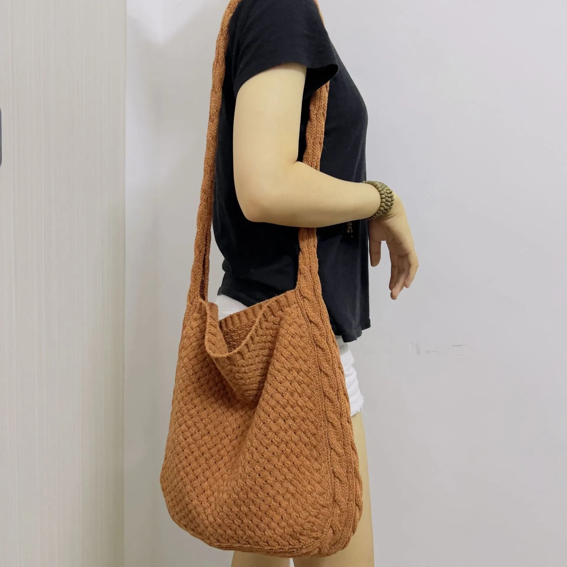 Chic Crochet Crossbody Bags: Sustainable Style on the Move