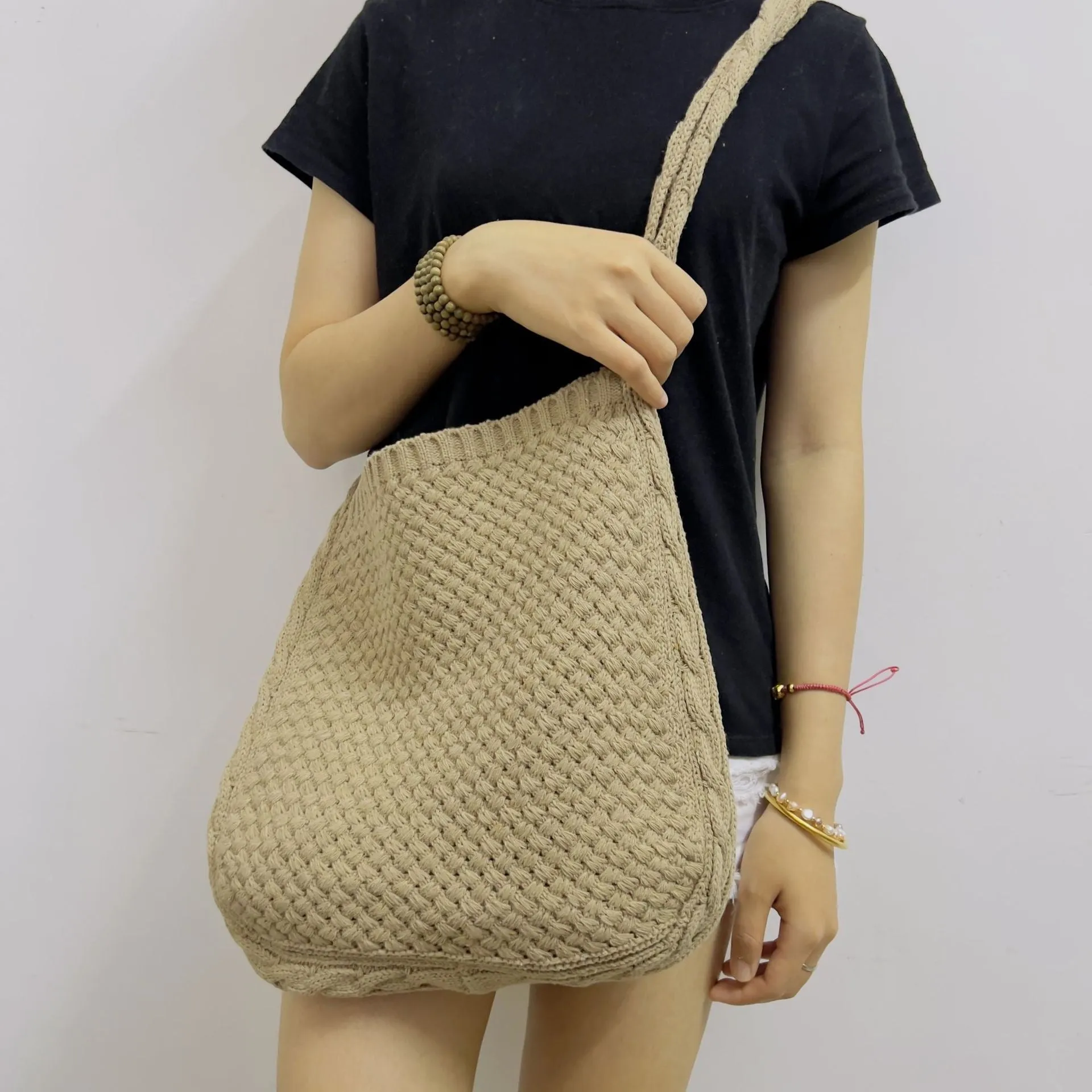 Chic Crochet Crossbody Bags: Sustainable Style on the Move
