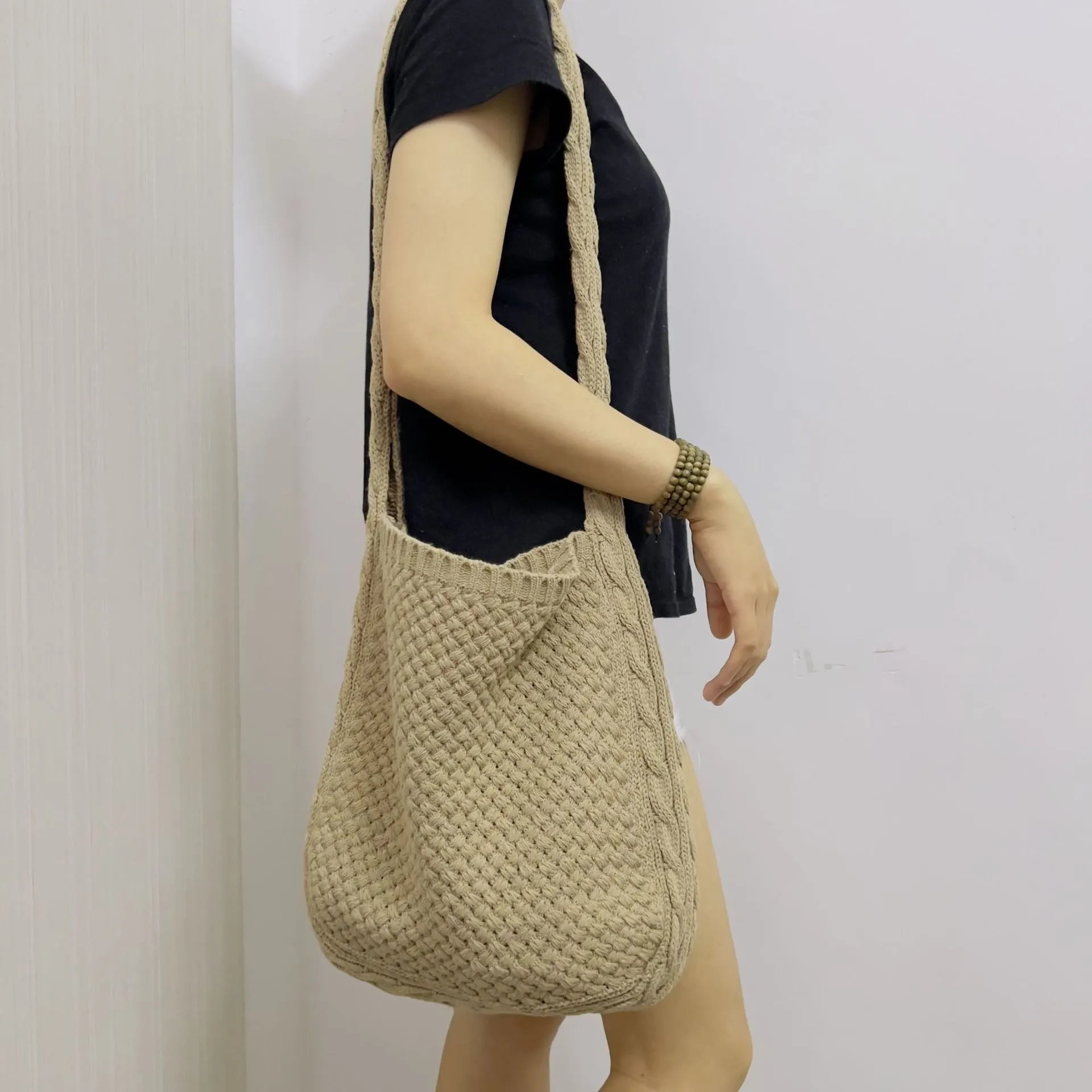 Chic Crochet Crossbody Bags: Sustainable Style on the Move