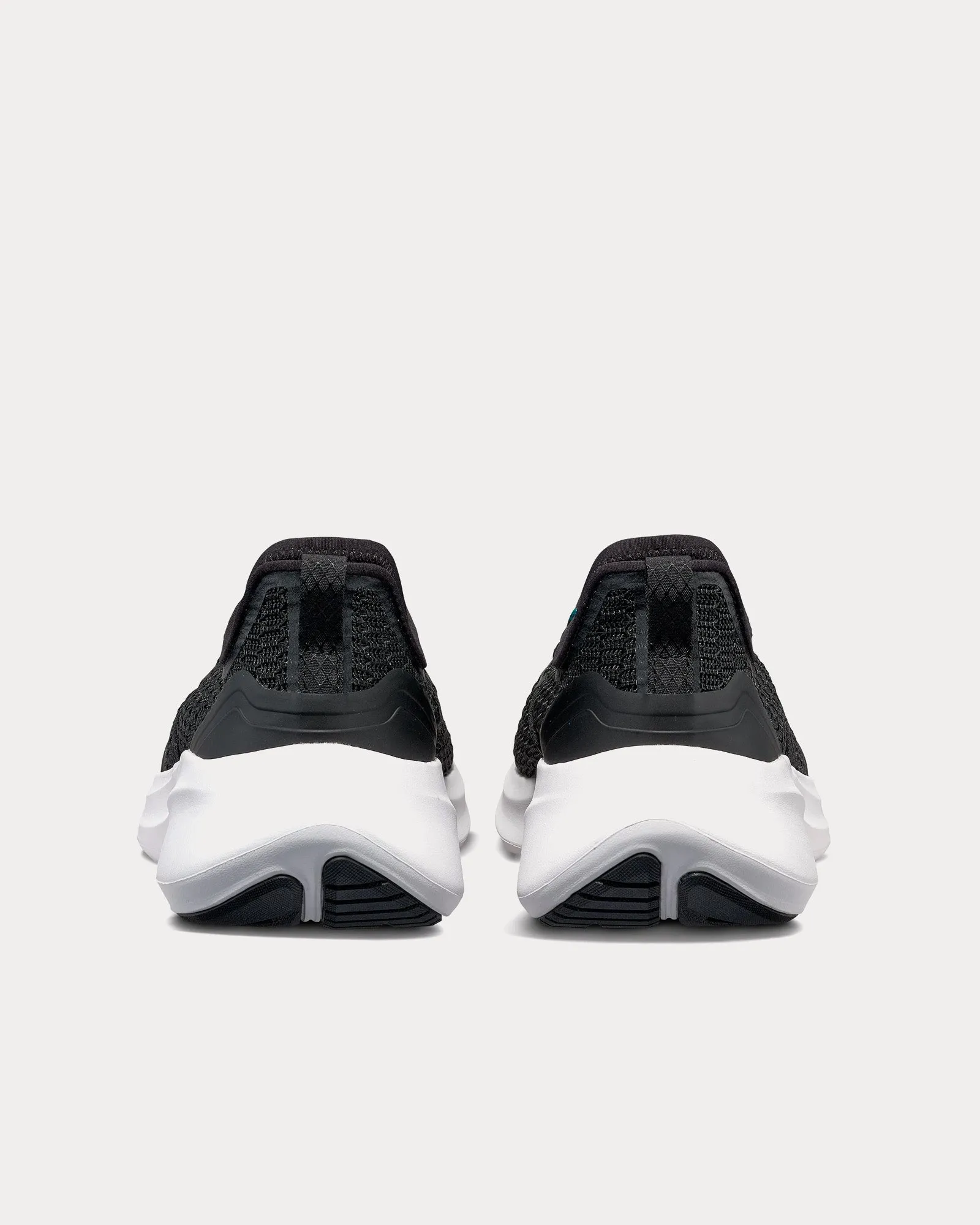 Euphoria Black / White Running Shoes