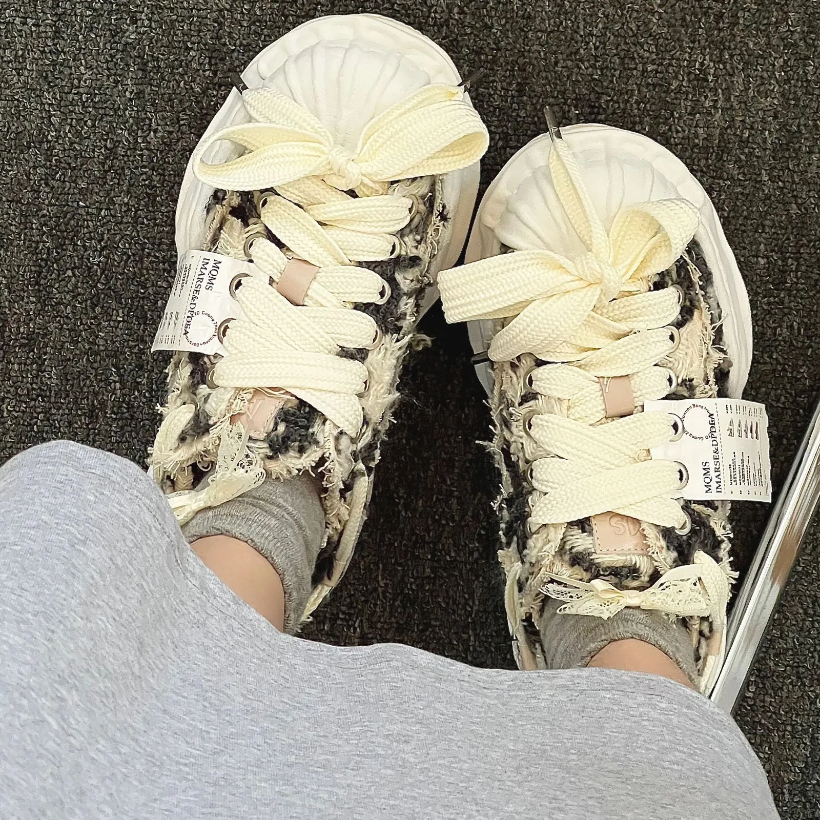 M031 - Axis Sneakers