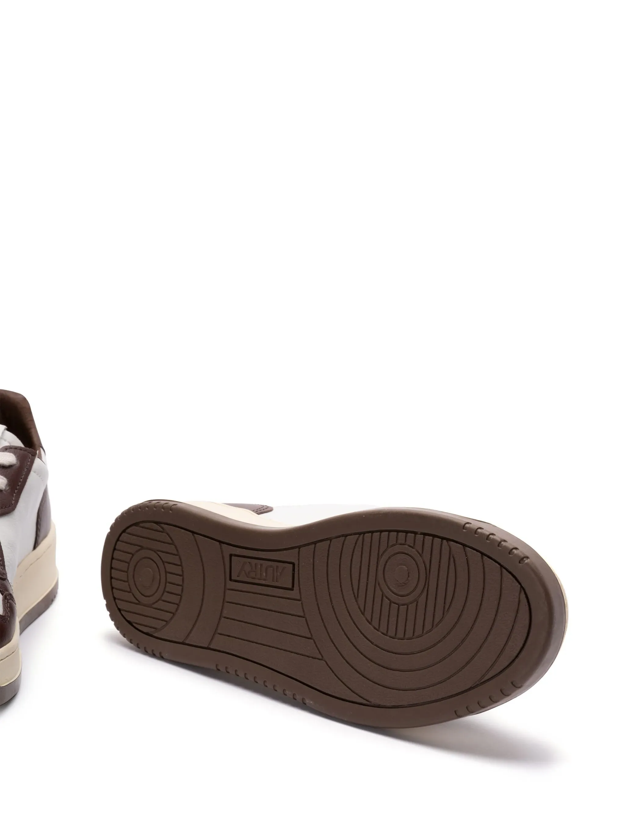 Medalist contrast bicolor low-top sneakers