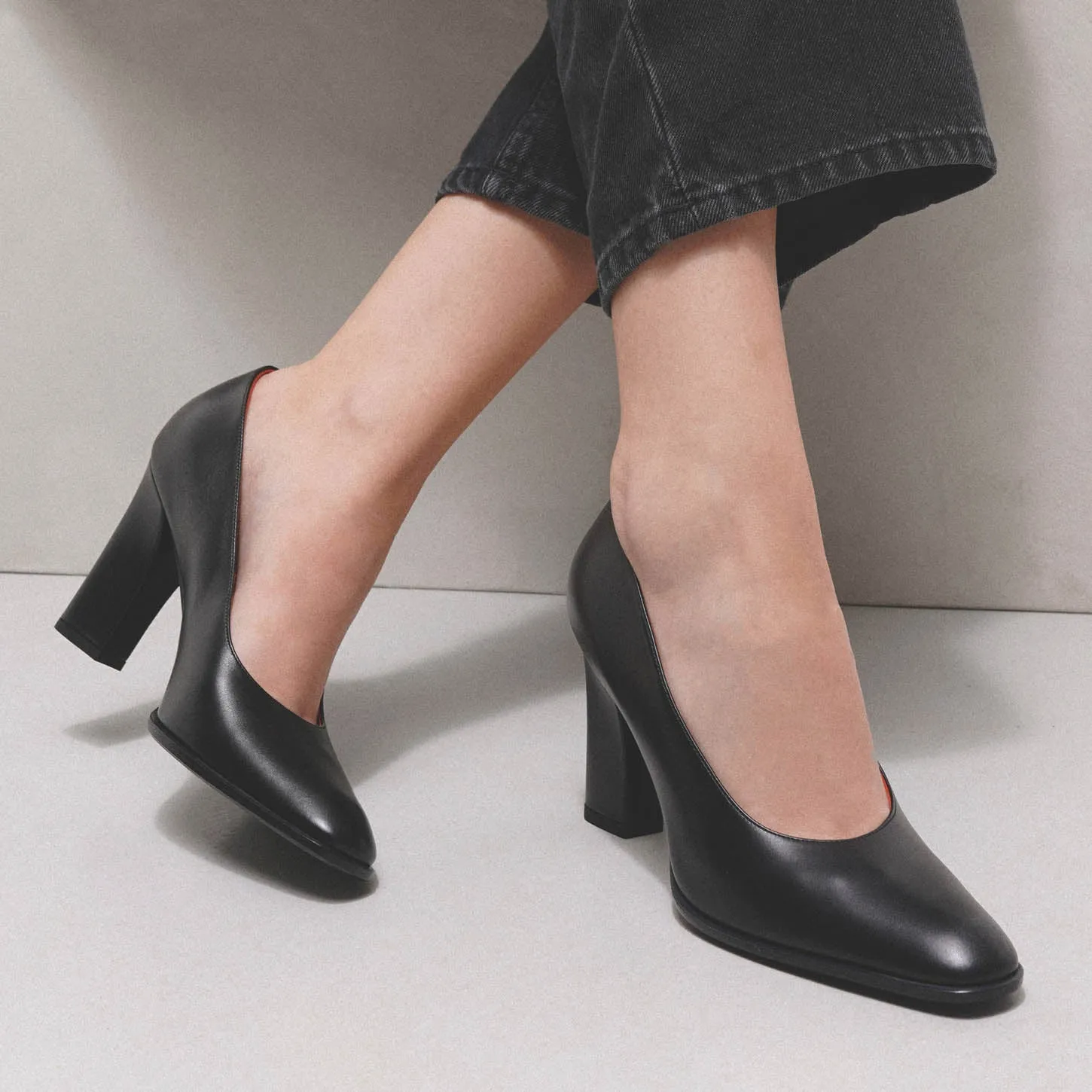 Olivia black leather pumps