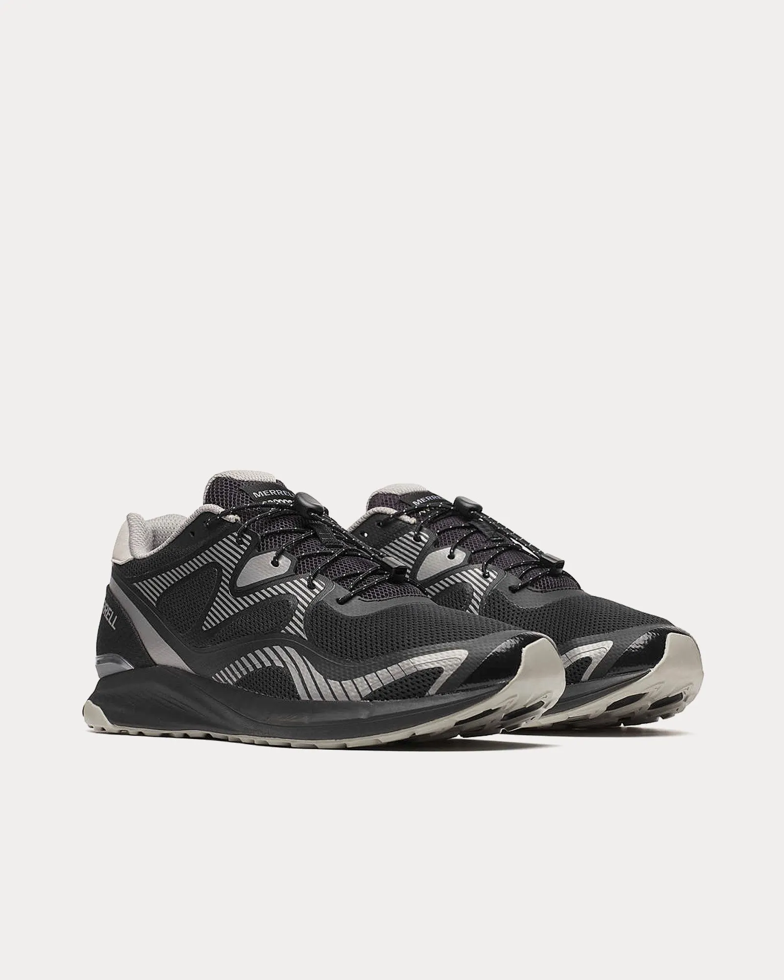 Skyquest Trek Black / Silver Low Top Sneakers