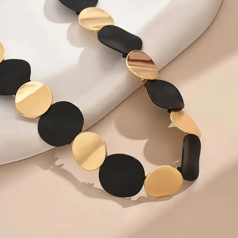 Stunning Vintage-Inspired Black and Golden Geometric Round Choker Necklace - Versatile Daily Wear, Party-Perfect Accessory, Adjustable Clasp