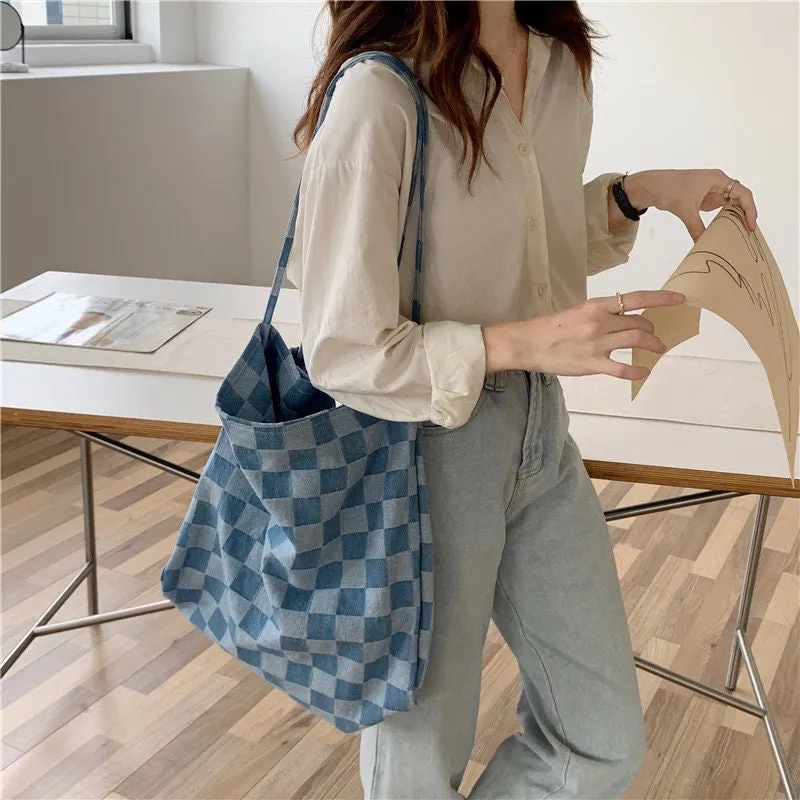 The Ultimate Casual Accessory: Our Versatile Denim Shoulder Bag