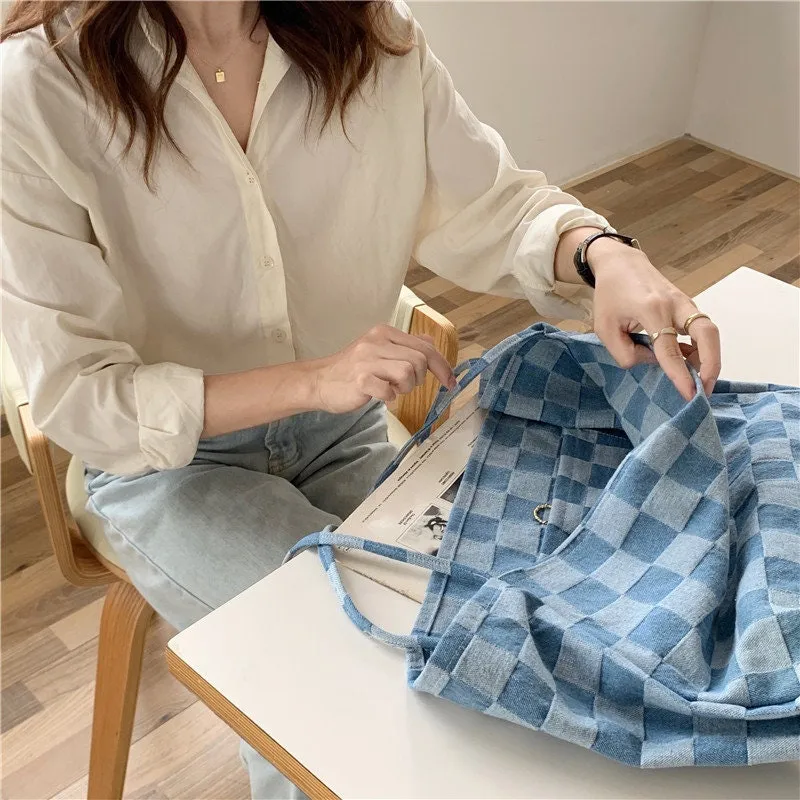The Ultimate Casual Accessory: Our Versatile Denim Shoulder Bag