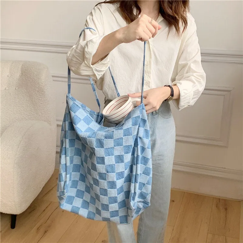 The Ultimate Casual Accessory: Our Versatile Denim Shoulder Bag