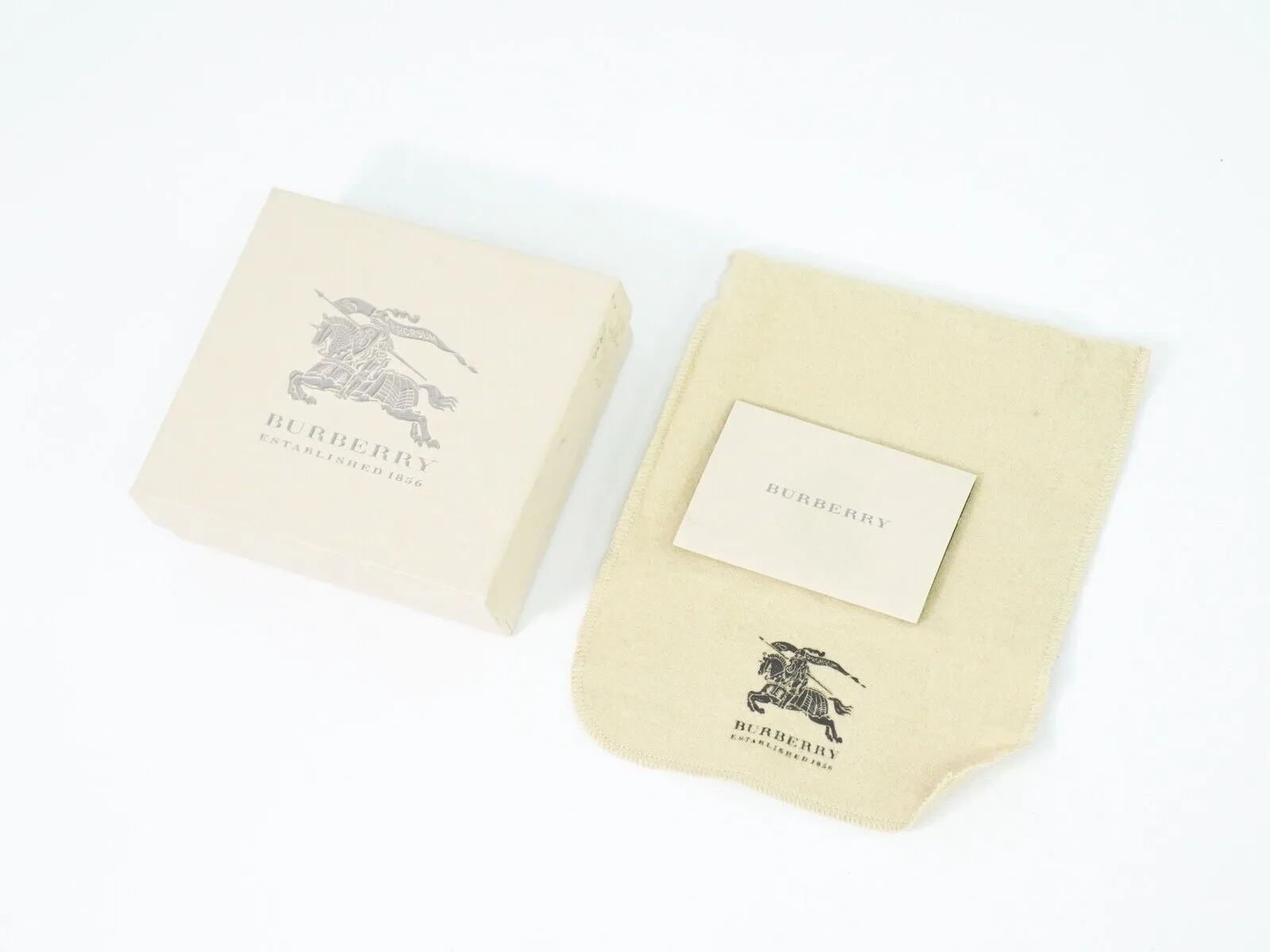 Trendy Inspired Burberry Heart Wallet