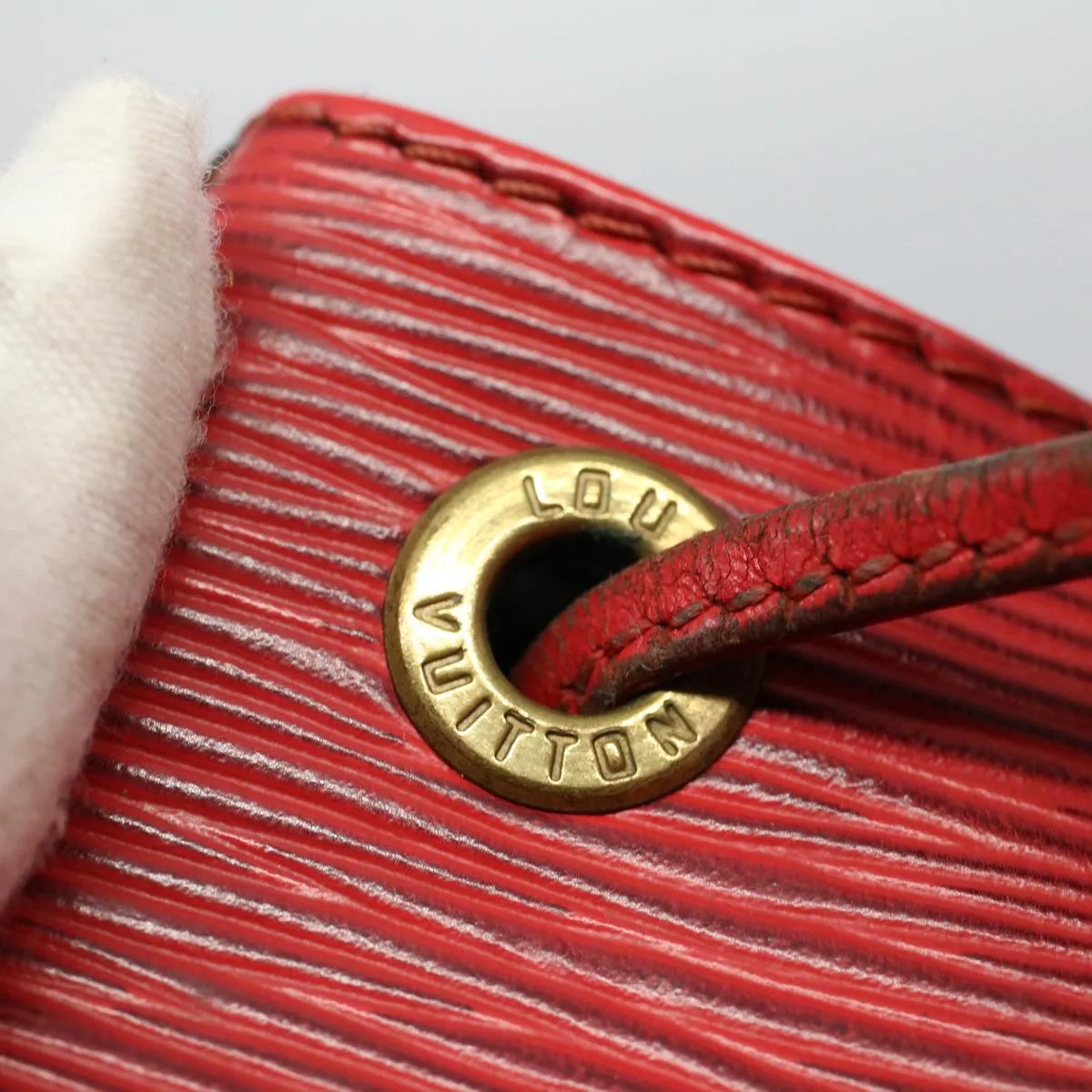 Trendy Inspired Louis Vuitton Epi Petit Noe Shoulder Bag Red M44107 Lv Auth 53986