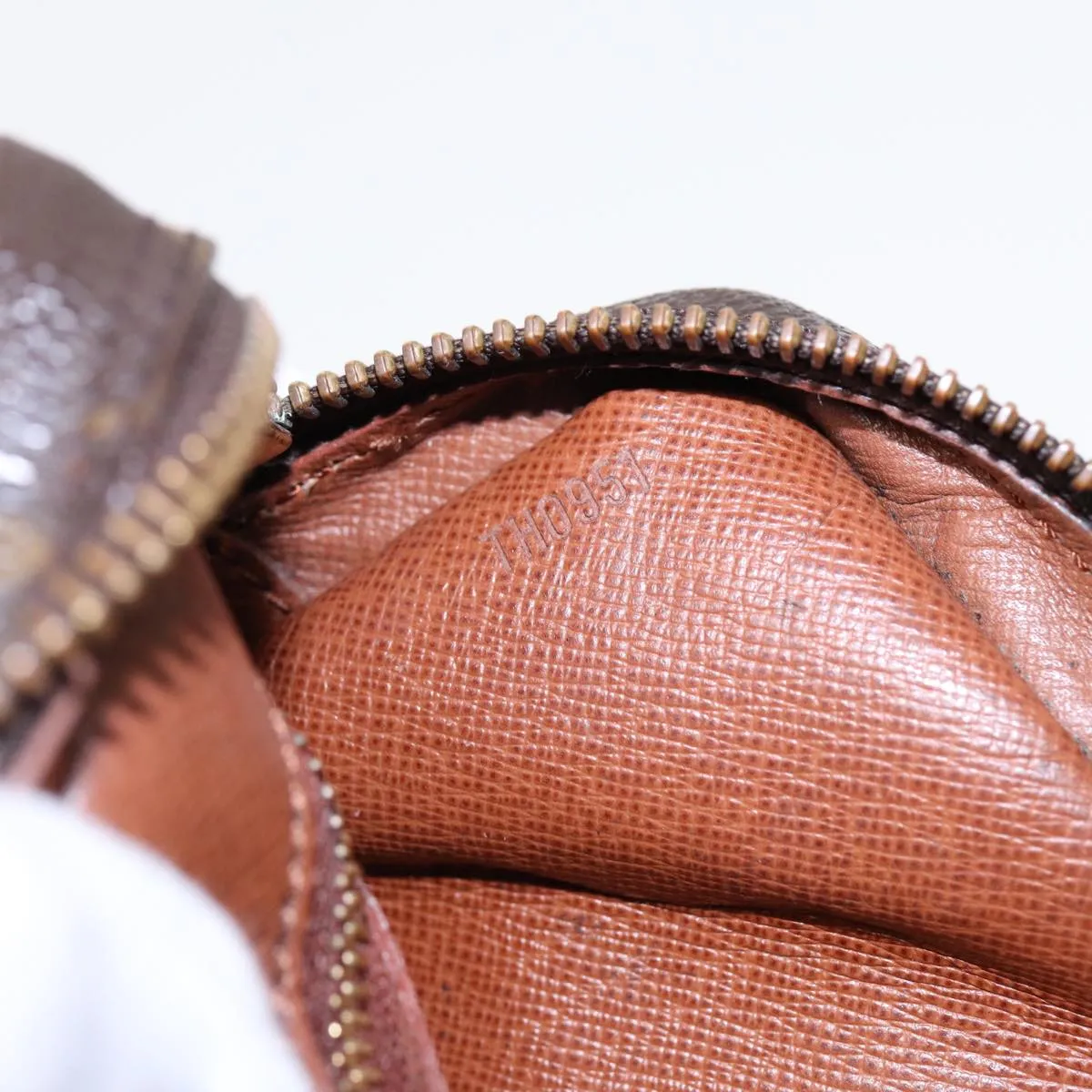 Trendy Inspired Louis Vuitton Monogram Marly Dragonne Gm Clutch Bag M51825 Lv Auth 84686