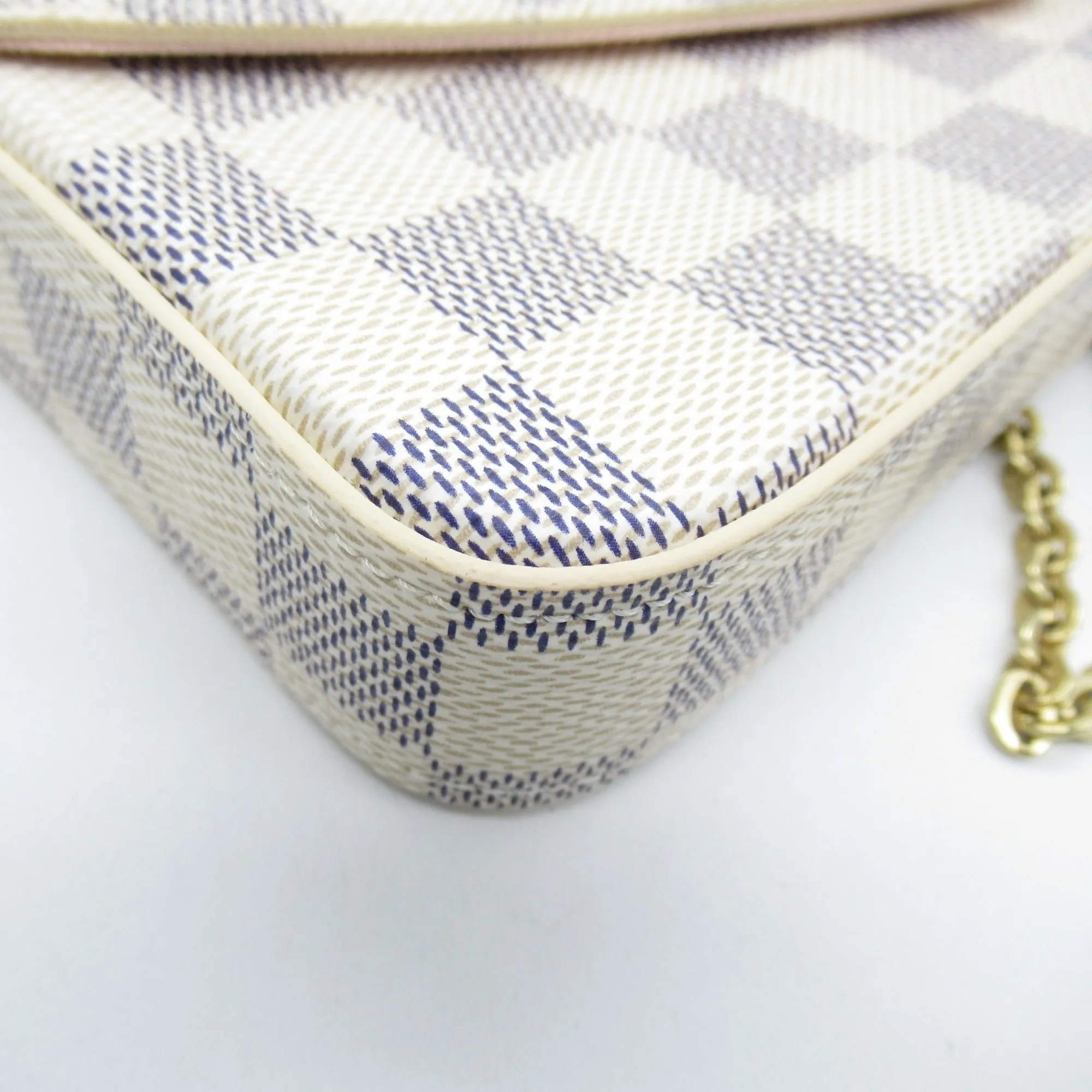 Trendy Inspired Louis Vuitton Pochette Felice White Damier Azur Leather N40491