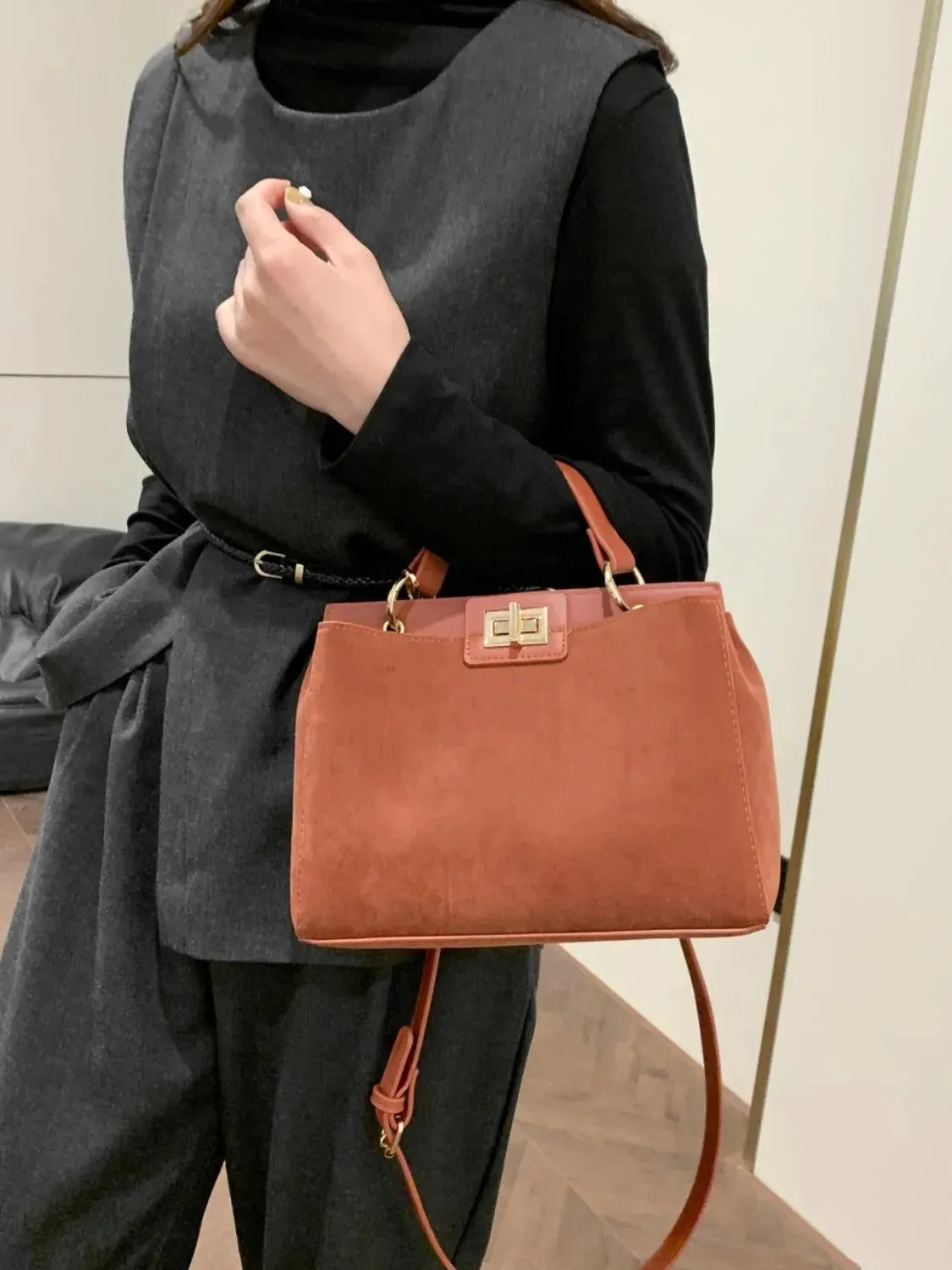 Versatile Solid Color Handbag with Detachable Strap